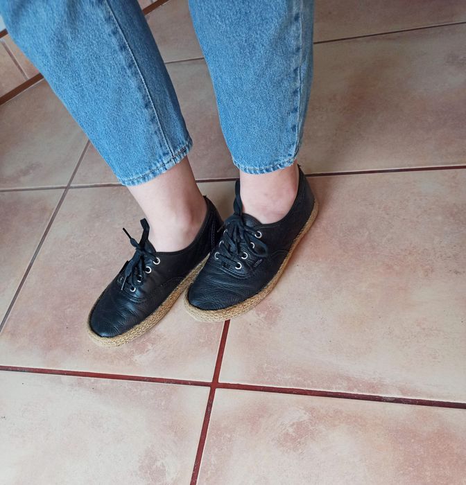Czarne skórzane trampki VANS z plecioną platformą