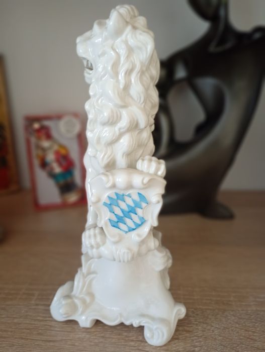 Porcelanowy Lew Bawarski sygnowany