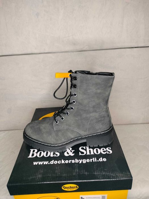 sznurowane botki marki Dockers by Gerli