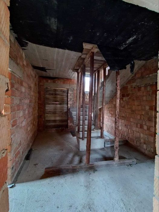 Будинок 280 м\2 + 7 соток для IT компанії в центрі Чернівці