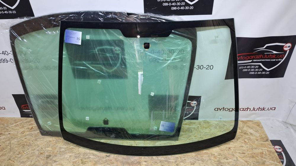 Лобове скло Peugeot 107 Citroen c1 Aygo скло вітрове айго пежо 107 с1