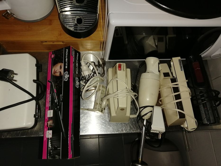 Conjunto de pequenos electrodomésticos usados