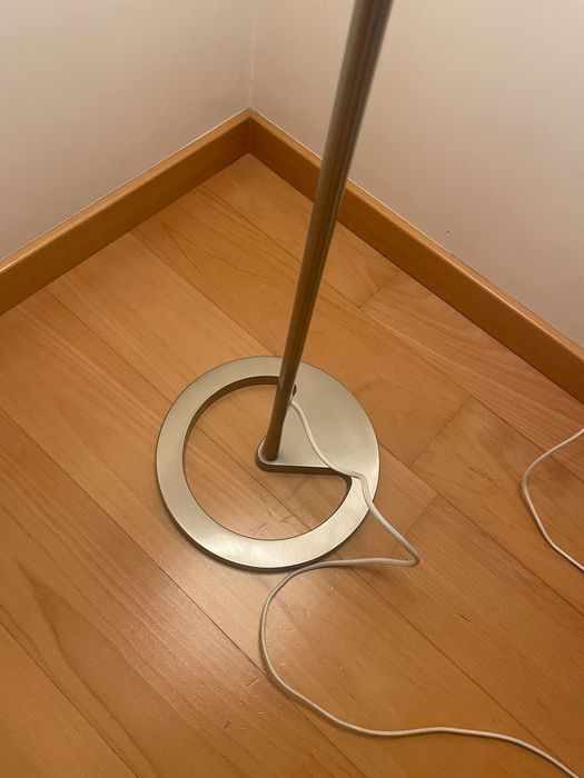 Candeeiro de pé para luz ambiente