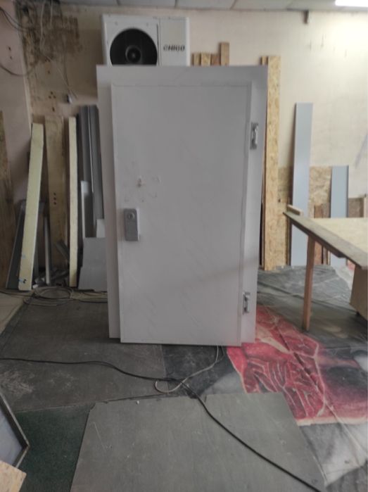 Нові двері в холодильну камеру