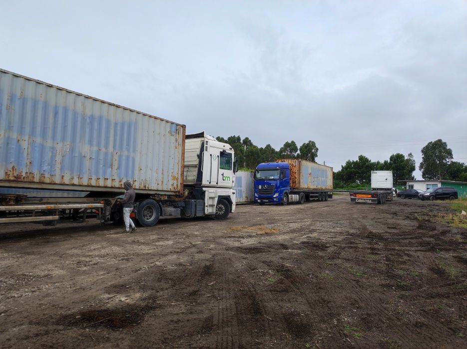 Contentores 12 metros altura máxima