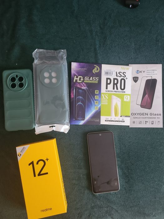 Telefon realmy 12+