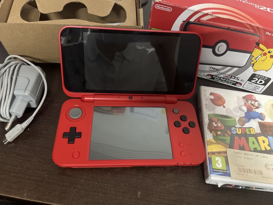 Nintendo 2DS XL- poké  ball edition