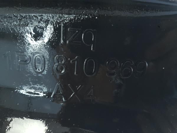 Cava roda trás esquerda SEAT Leon (1P1)