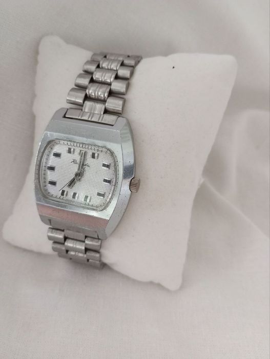 Механічний годинник ракєта "бейкер"