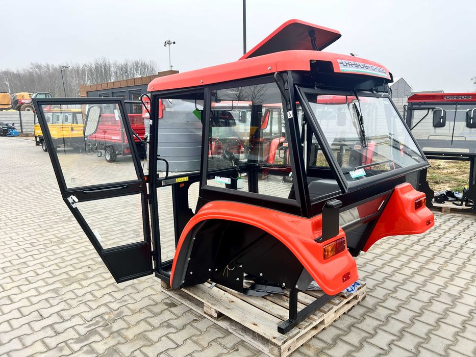 Kabina Ursus C360 C-360 C-330 C330 T-25 z błotnikami NAGLAK ---RATY---