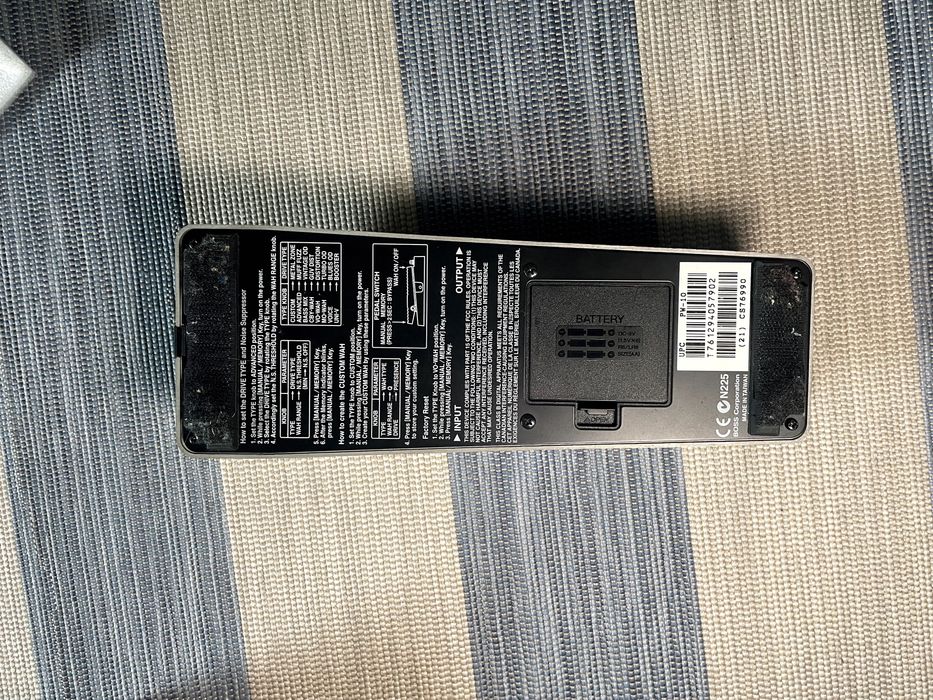 Boss PW-10 V-Wah (*Só funciona com pilhas, ler descrição)