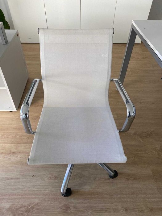 Cadeiras Escritório Nevada NewMds Gir Rede Branca 5 unid (loja 280EUR)