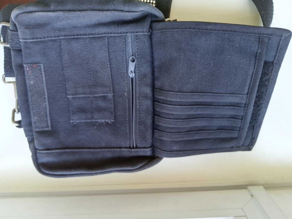 Bolsa a tiracolo preta da Benetton