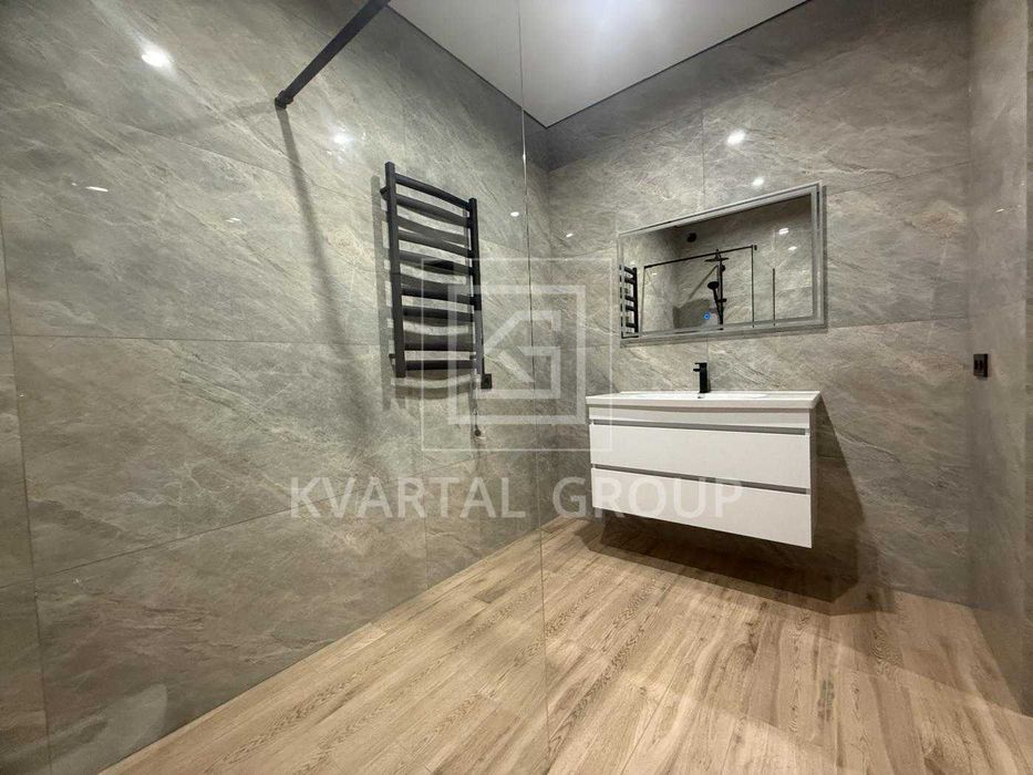 Сучасний будинок 120 м² з ремонтом і ділянкою 12 соток