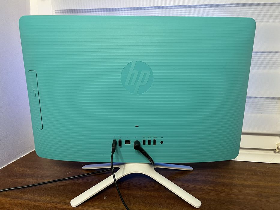 Komputer stacjonary HP All in One, dysk SSD, Intel Celeron J3060, Ram 8GB, 22”