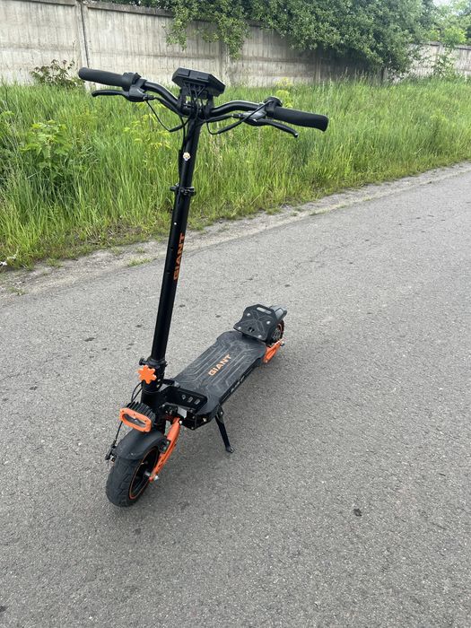 GIANT blade gt pro електросамокат