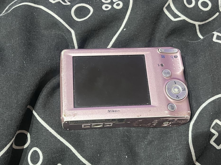Nikon coolpix L9