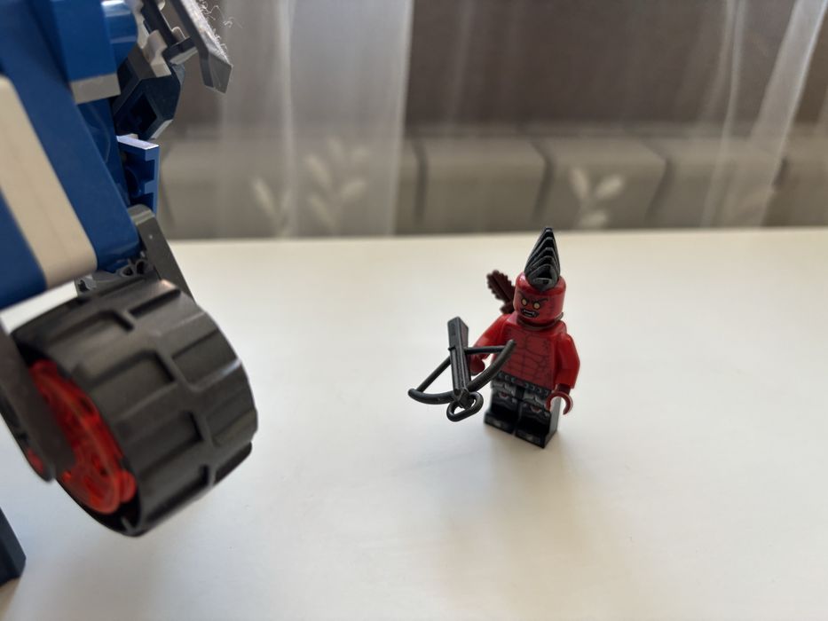 Lego Nexo Knights 70350 і 70312
