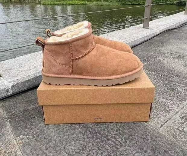 UGG Classic Mini Boots kolor kasztanowy R.37