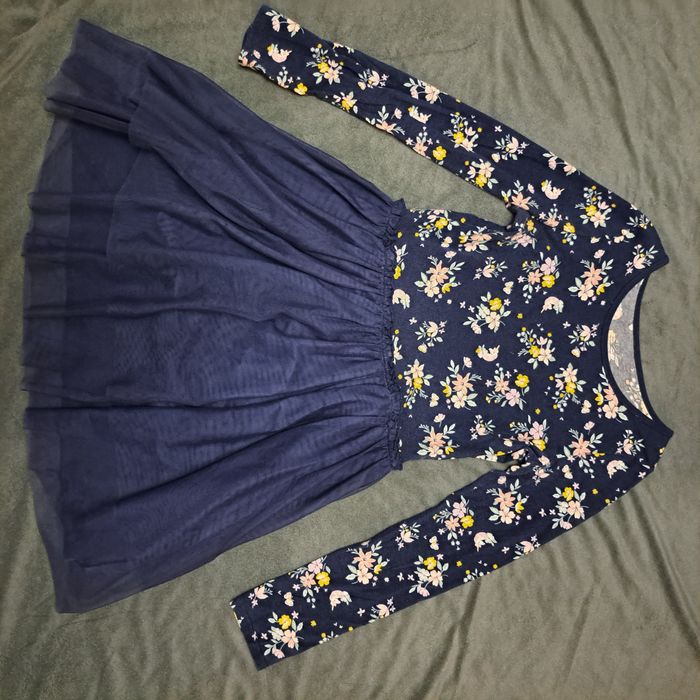 Дуже гарна сукня для дівчинки