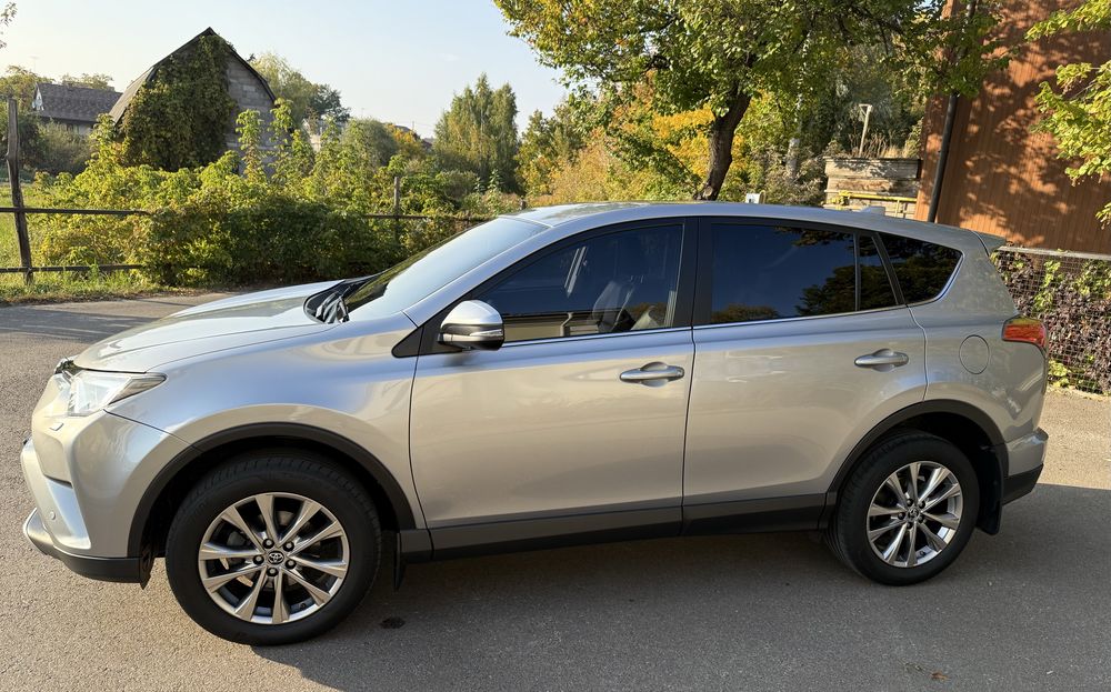 Toyota rav-4 2016