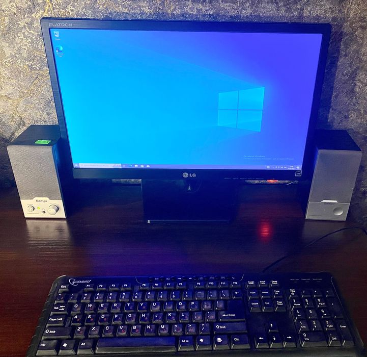 Комп’ютер комплект AMD A4 / монітор LG / колонки Edifier