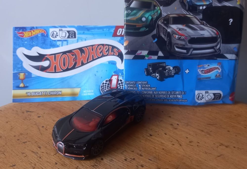 16 Bugatti Chiron Hot Wheels