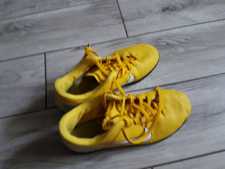 Buty halowe chłopięce