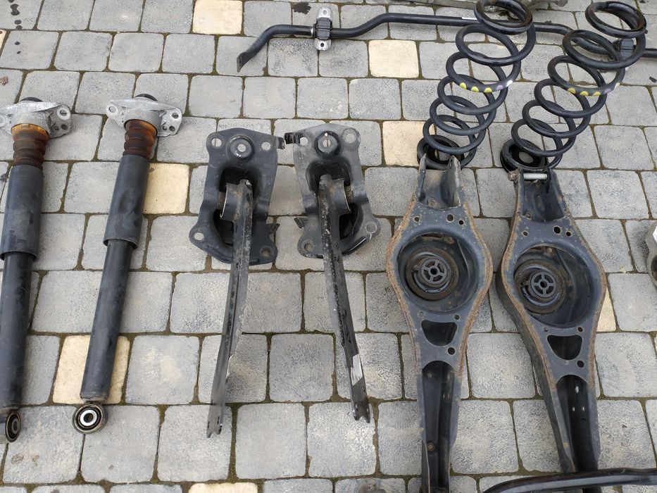 Підвіска важіль ричаг балка задня Vw Passat B7 передній стабілізатор