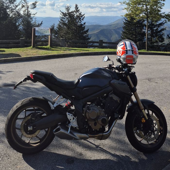 Honda CB650R Neo Sports Café (2023) - Estado irrepreensível