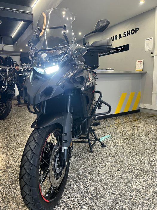Benelli TRK 502 X de 2025 Moto nova (Apenas 129 Kms)