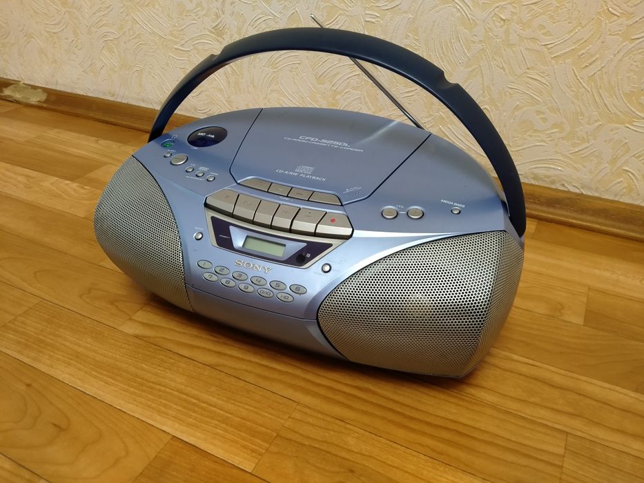 Магнитола магнитофон бумбокс сони SONY CFD-S250L CD/кассета/радио ,Fм ...