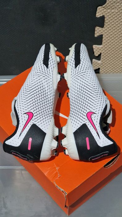 Nike tamanho 37.5 - Phanton Academy - em excelente condição