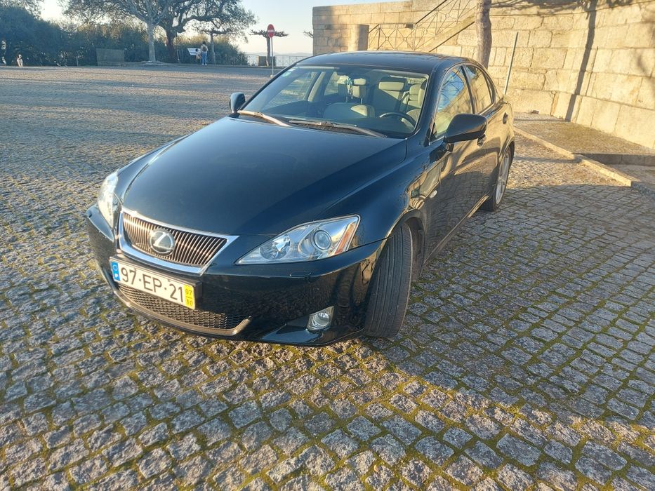 Vendo Lexus is 250
