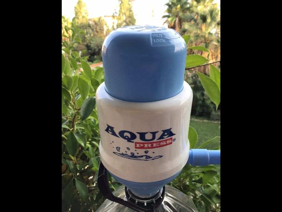 Dispensador de água da Aqua Press