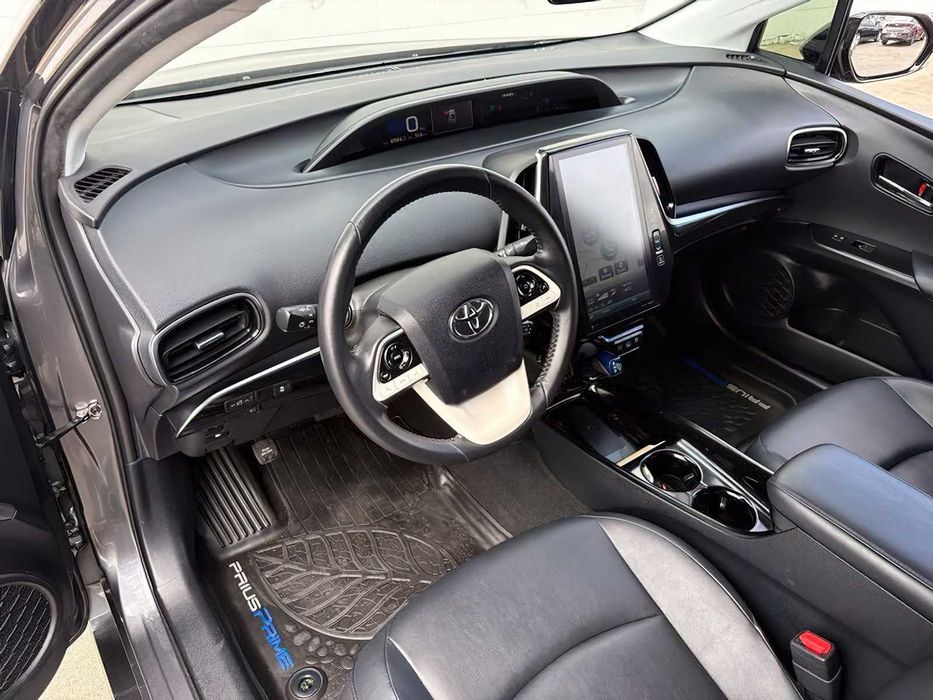 Toyota Prius Prime      2019
