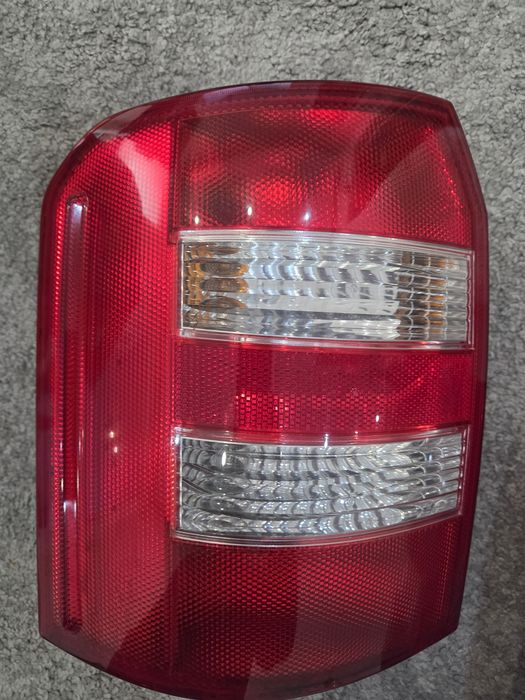 FAROL Traseiro esquerdo AUDI A2 excelente estado. 
Inclui todas