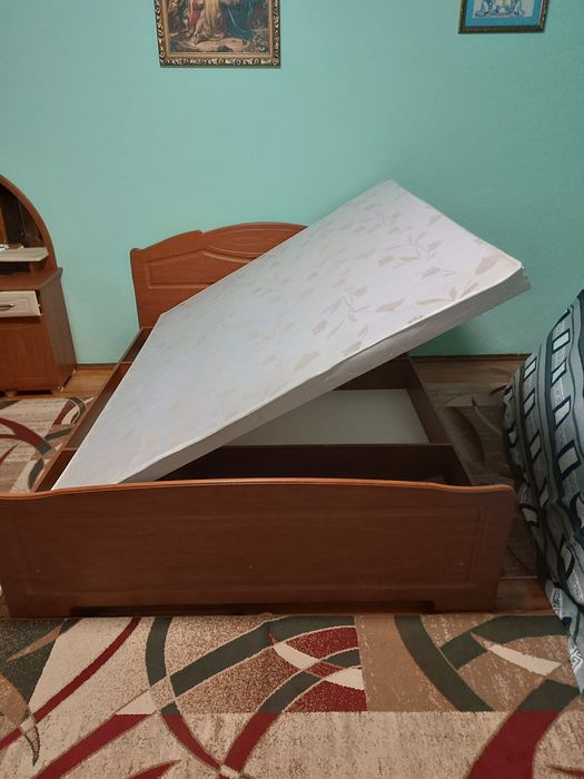 Ліжко двоспальне