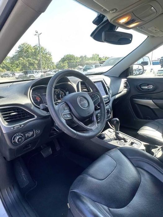 Jeep Cherokee      2022
