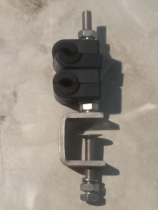 Держать кабелю струбцина..