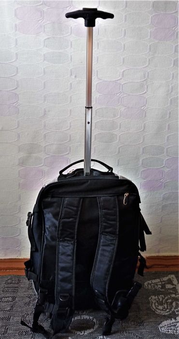 Продам  рюкзак на колесах