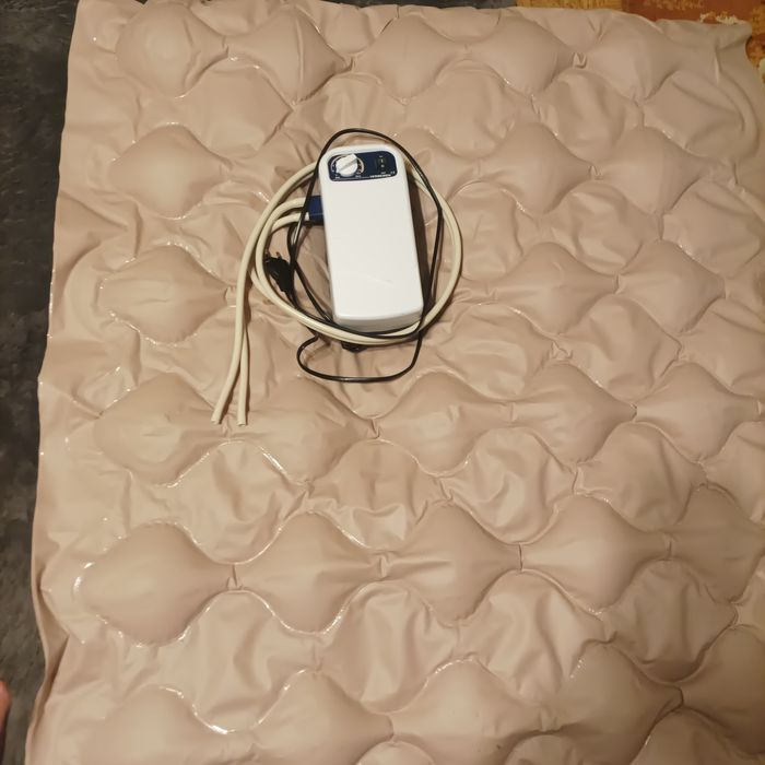 Materac przeciwodleżynowy