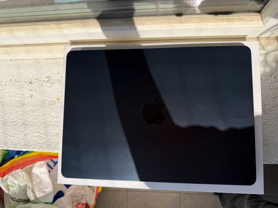 Macbook Air M4 13" 16/256 nieużywany