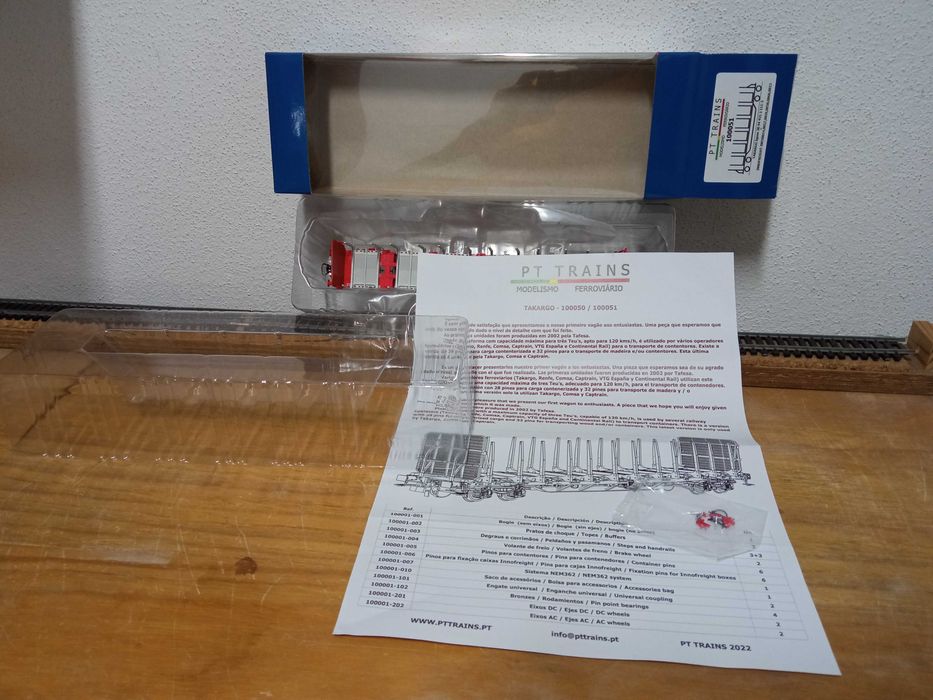 TAKARGO H0 1/87 - vagão plataforma Sgnss com fueiros - PTTRAINS 100051