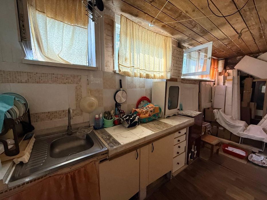Продам 2 кімнатну на Болгарській. (3-346-330)