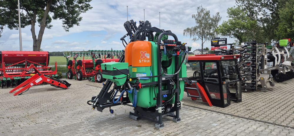 Opryskiwacz hydraulicznie rozkładany Tolmet Xsara 600, 800, 1000, 1200 Bruno X Borys Biardzki