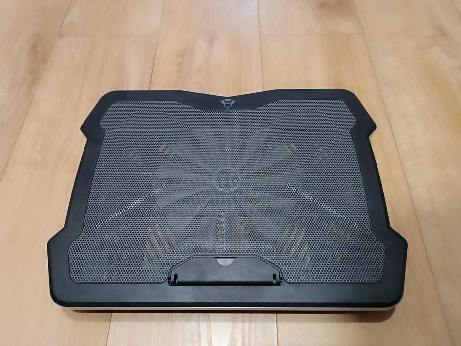 Podstawka chłodząca TRUST GXT 1126 Aura RGB