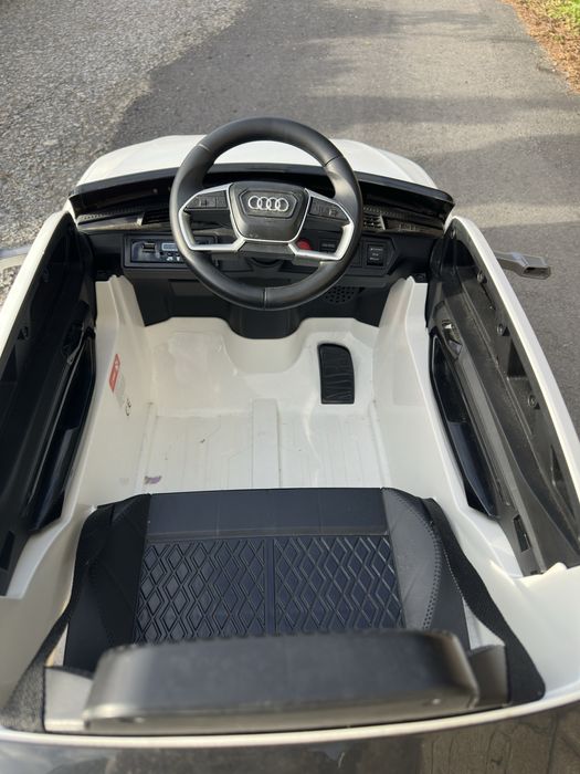 Carro a bateria criança Audi e-tron