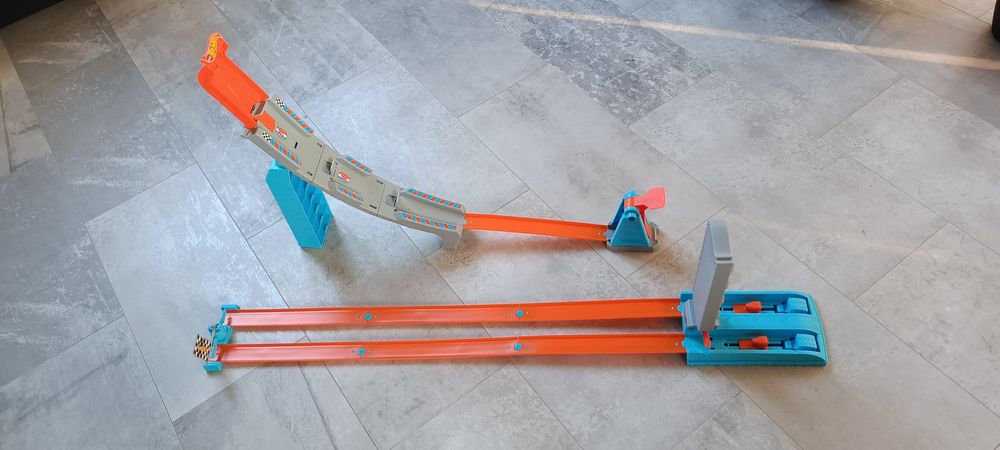 Hot wheels 2 tory + garaż piętrowy