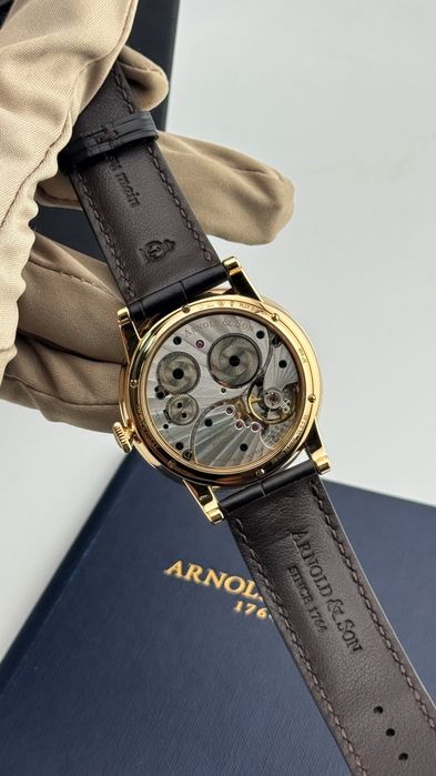 Годиник Arnold & Son 18K Rose Gold